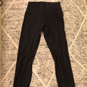 LIKE NEW: Lululemon Align crop leggings